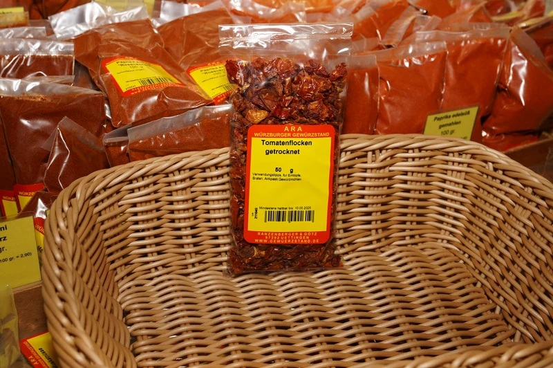 Tomatenflocken getrocknet