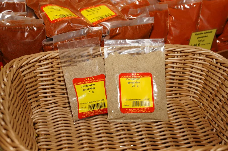 Cardamom ( Kardamom ) gemahlen