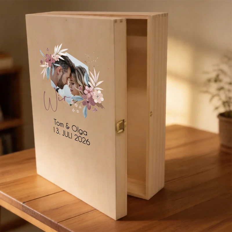 Individuelles Sektgeschenk mit Sektgläsern in bedruckter Holzbox