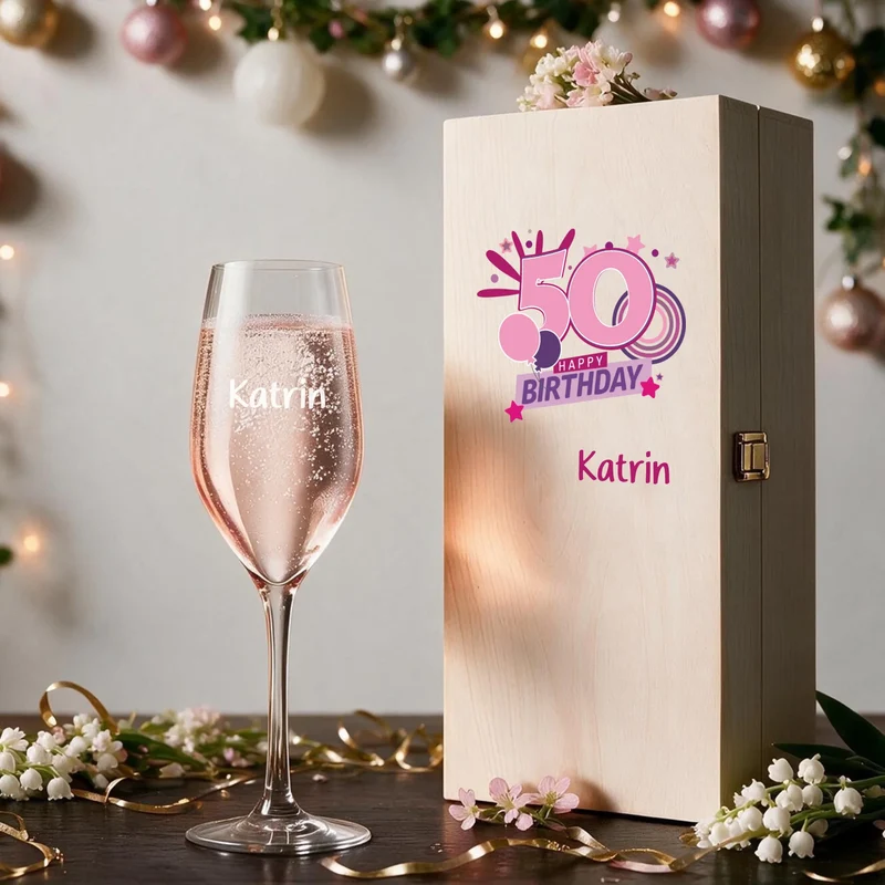 Individuelles Geschenkset zum 50. Geburtstag mit graviertem Sektglas in Holzkiste