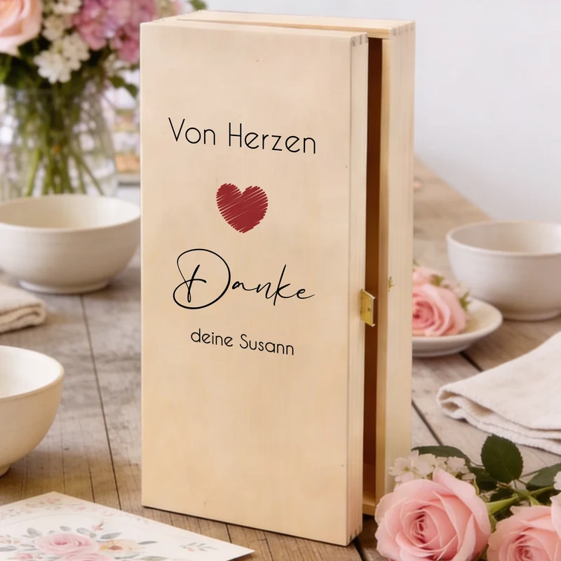 Personalisiertes Sekt-Geschenkset in bedruckter Holzbox mit Namen und Text