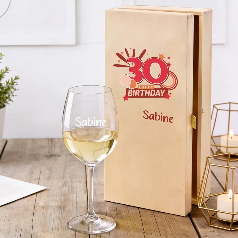 Bree-Weinset zum 30. Geburtstag mit bedruckter Holzkiste und graviertem Glas