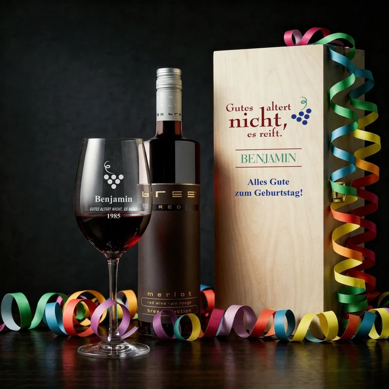 Individuelles Bree-Weinset zum Geburtstag mit bedruckter Holzkiste und graviertem Glas