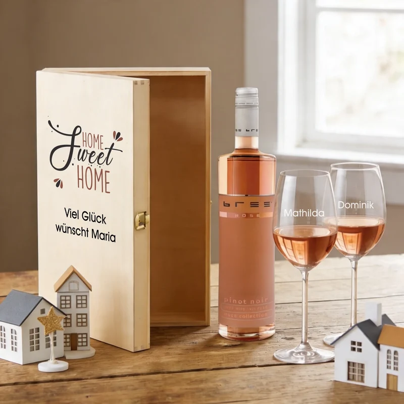 Bree-Weinset zum Einzug mit Holzkiste und Gläsern mit deinem Text personalisiert