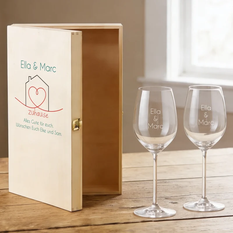 Personalisiertes Bree-Weinset zum Einzug mit Holzkiste und Gläsern