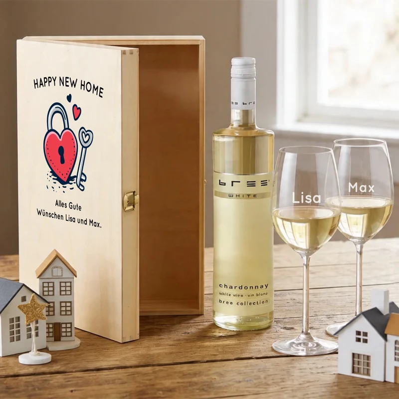 Bree-Weinset als Geschenk zum Einzug mit bedruckter Holzkiste und gravierten Gläsern