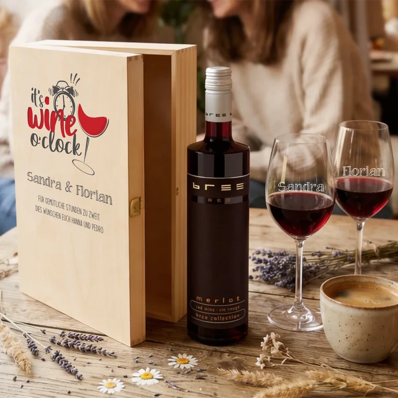 Individuell gestaltbares Bree-Weinset mit bedruckter Holzkiste und gravierten Gläsern