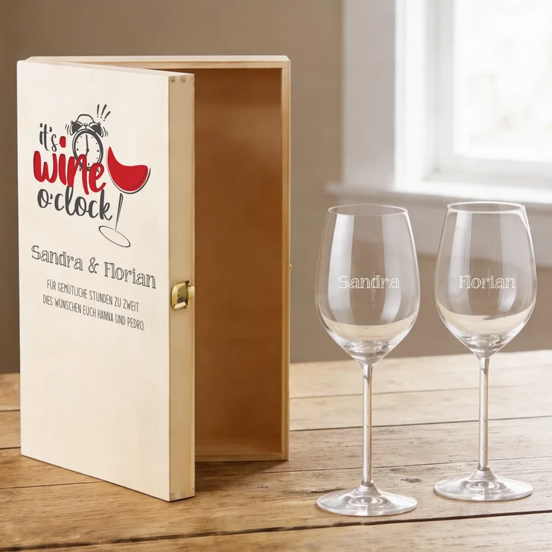 Individuell gestaltbares Bree-Weinset mit bedruckter Holzkiste und gravierten Gläsern