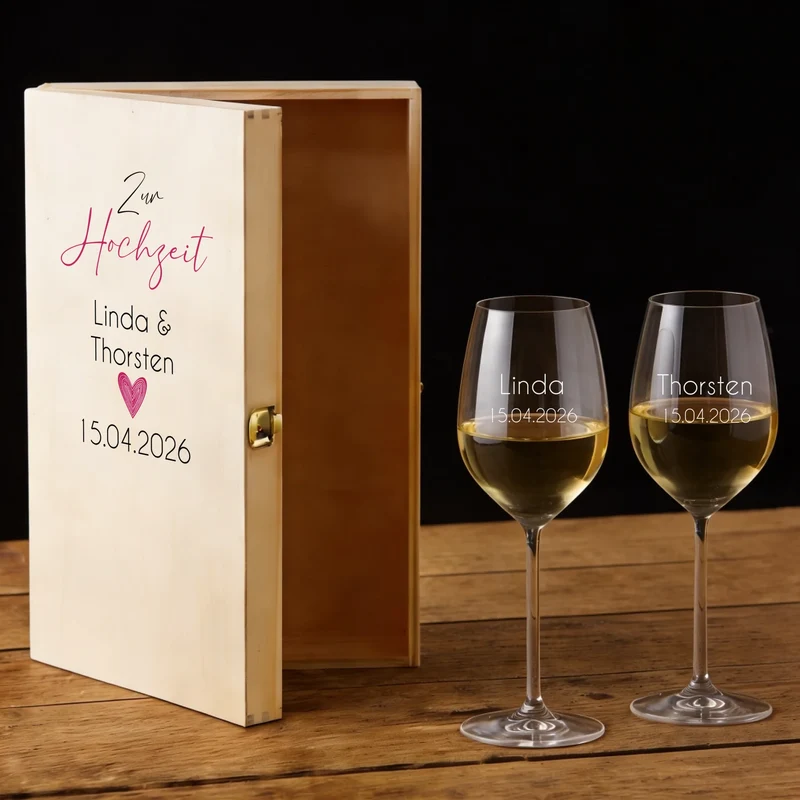 Weingeschenk zur Hochzeit mit bedruckter Holzkiste und gravierten Gläsern