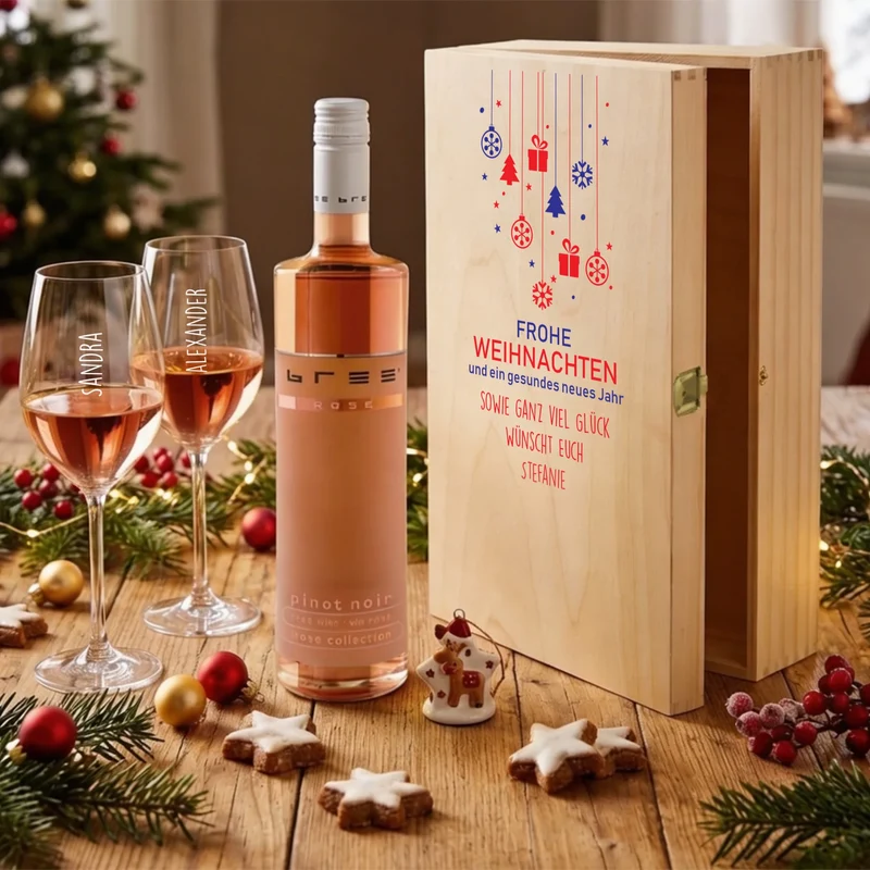 Weingeschenk mit BREE Wein, gravierten Gläsern und bedruckter Holzkiste zu Weihnachten