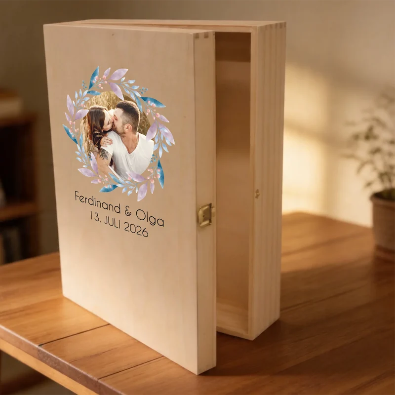 Individuelles Bree-Weinset mit gravierten Gläsern und bedruckter Holzbox zur Hochzeit