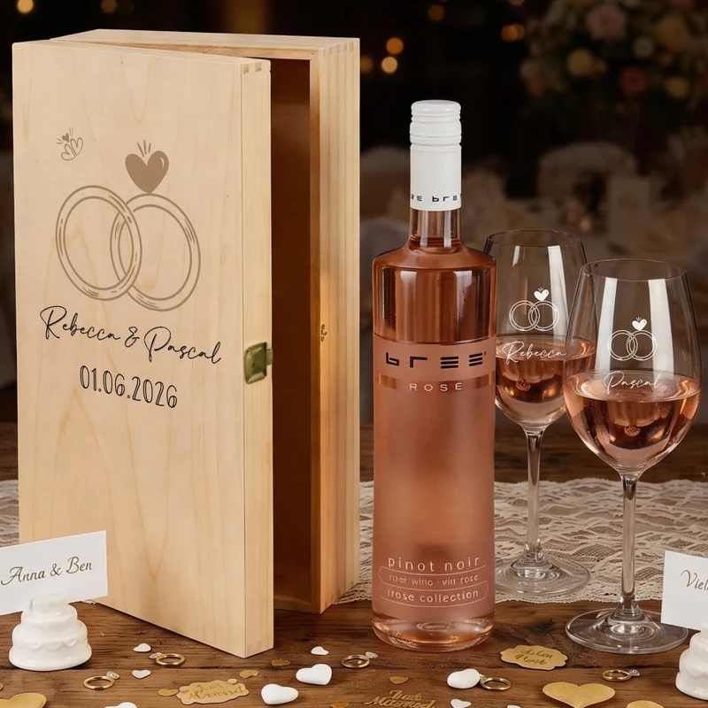 Wunderschönes Hochzeits-Bree-Weinset mit gravierten Gläsern und bedruckter Holzbox