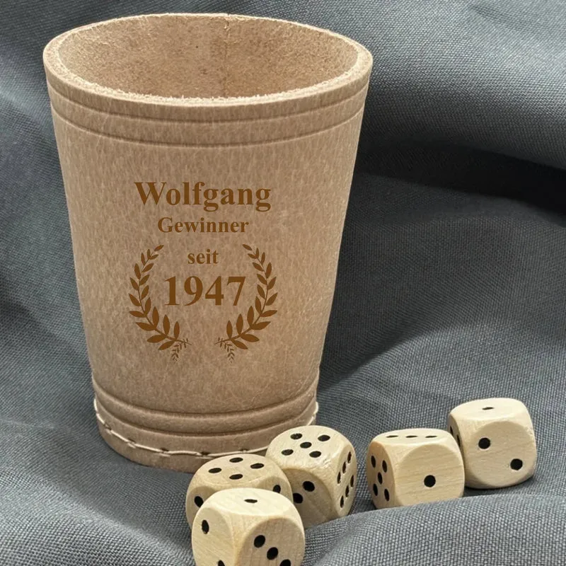Würfelbecher mit persönlicher Gravur / Gewinner