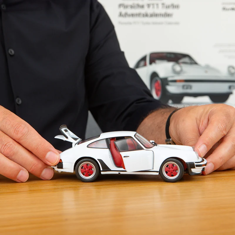 Porsche 911 Turbo Adventskalender 1:24