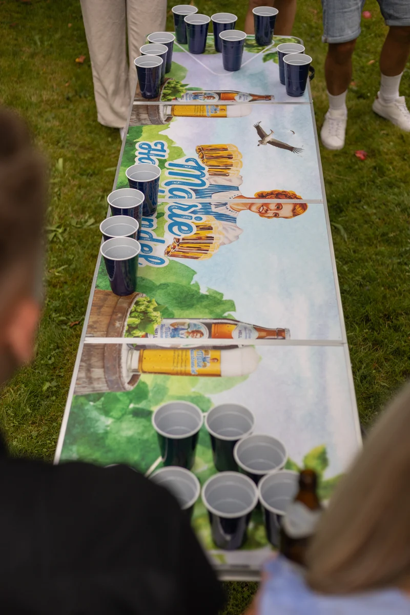 Marie Hausbrendel Bierpong Tisch