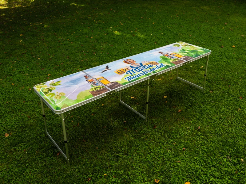 Marie Hausbrendel Bierpong Tisch