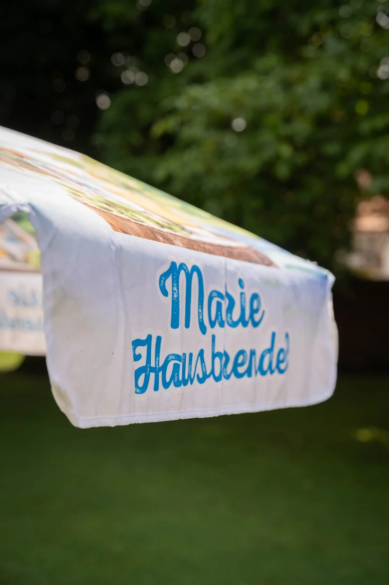 Marie Hausbrendel Sonnenschirm, nur Abholung möglich!