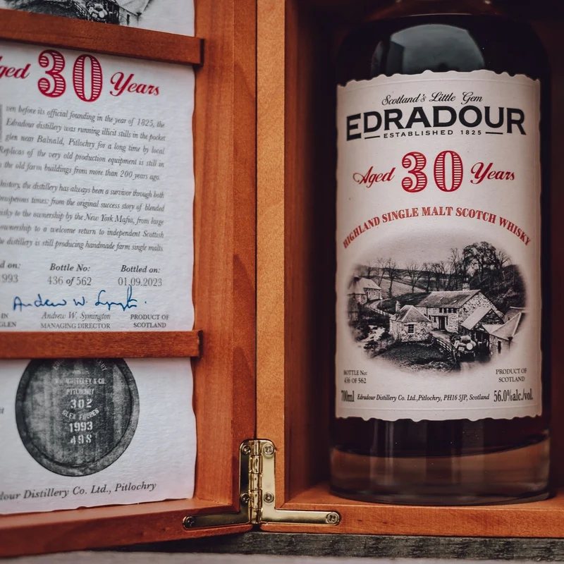 Edradour | 30 Jahre | Ibisco Decanter #302 | 1993/2023 | Cask Strength | 56%