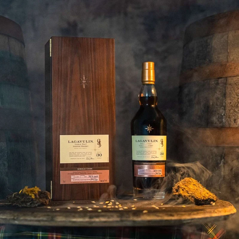 Lagavulin | 30 Jahre | 1991/2022 | Cask of Distinction #5403 | 44,3%