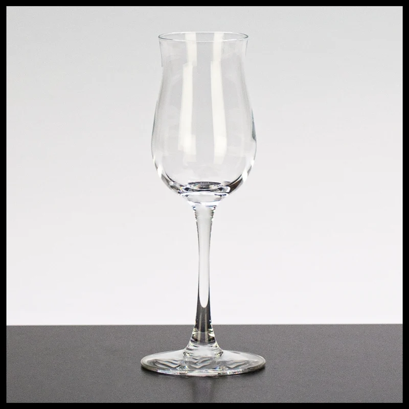 Glassy Nosing Glas